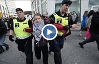 Арестуваха Грета Тунберг пред залата на "Евровизия"