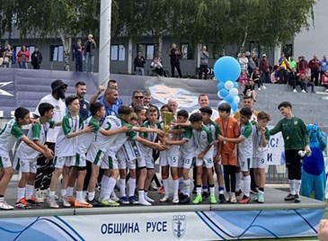 Футболни таланти от 3 държави се състезаваха в турнир в памет на Венци