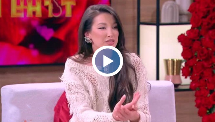 По традиция семейството се събира да боядисва яйца, макар това да не е от любимите им занимания