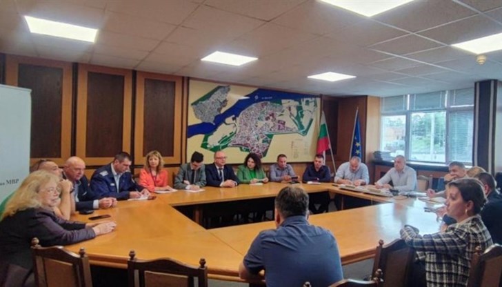 Набелязаха се конкретни мерки и действия за осигуряване на обществения ред по време на предизборната кампания, както и в изборния ден Набелязаха се конкретни мерки и действия за осигуряване на обществения ред по време на предизборната кампания, както и в изборния ден