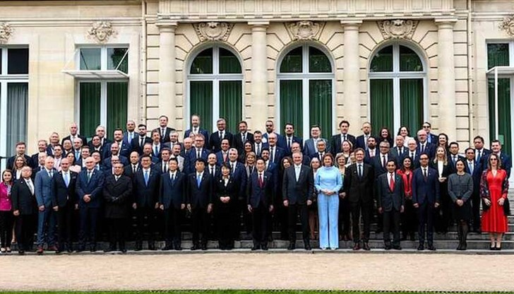 Министър-председателят и министър на външните работи участва в срещата на Съвета в Париж