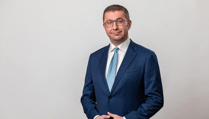 Трябва да оцелеем в кръга от много предатели, които не искат да видят една успешна Македония, заяви лидерът на ВМРО-ДПМНЕ Трябва да оцелеем в кръга от много предатели, които не искат да видят една успешна Македония, заяви лидерът на ВМРО-ДПМНЕ