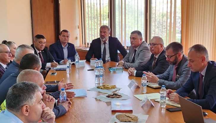 Ще се работи ежедневно по 10-12 часа на ден, уверява фирмата изпълнител