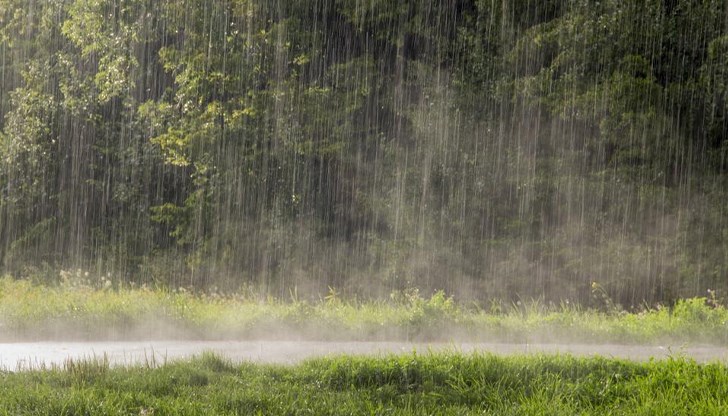 Очакват се значителни валежи в определени райони на страната