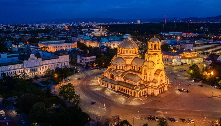 Забраняват безпилотни летателни средства (дронове) около площад „Свети Александър Невски“
