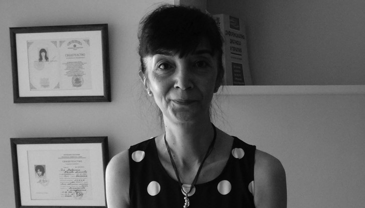 Тя бе общопрактикуващ лекар в Русе и единствен лекар на жителите на село Бъзовец
