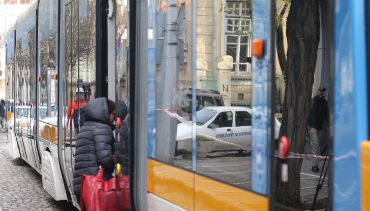 Причината е късо съединение, причинено от пороите