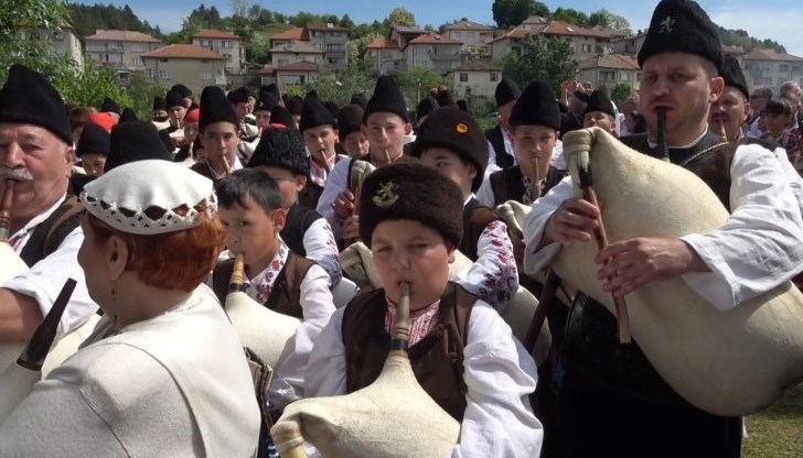 Традицията се спазва от 13 години