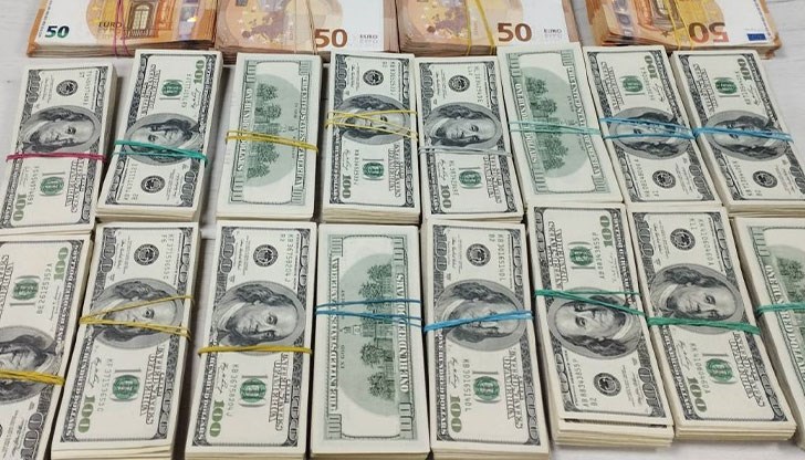 Пет украинки не били декларирали по надлежния ред пренасяните от тях пари Пет украинки не били декларирали по надлежния ред пренасяните от тях пари