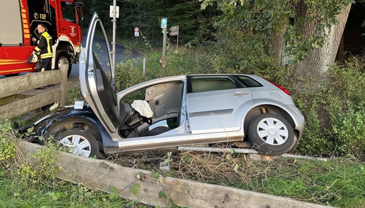 64-годишен шофьор изгубил контрол над автомобила си