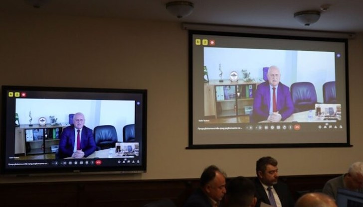 Проблемите и предизвикателствата пред висшето образование обсъдиха на форум в ИУ