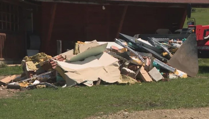 Преди близо две седмици изглеждаше, че събарянето на имота е спряло Преди близо две седмици изглеждаше, че събарянето на имота е спряло