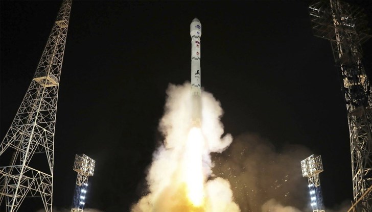 Новината идва часове, след като Пхенян информира Япония, че се готви да изстреля още един шпионски сателит Новината идва часове, след като Пхенян информира Япония, че се готви да изстреля още един шпионски сателит