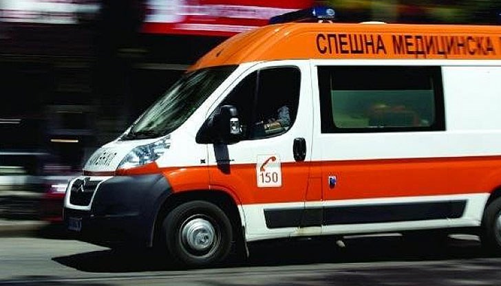 Полицаи извършват оглед на мястото на инцидента Полицаи извършват оглед на мястото на инцидента