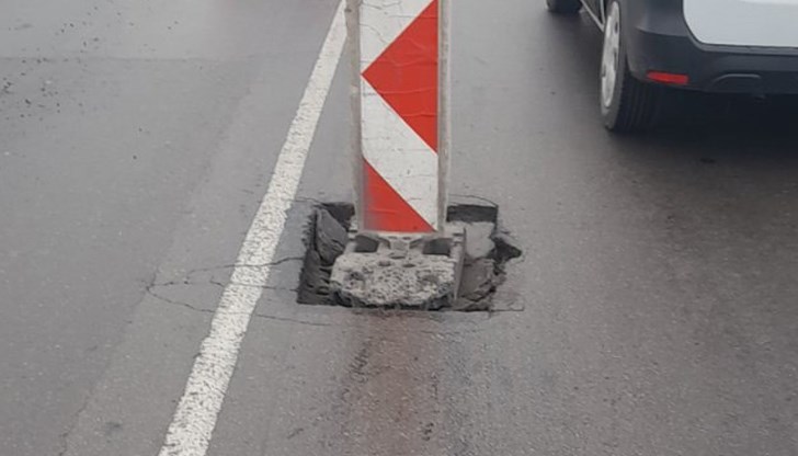 Седем автомобила са със спукани гуми