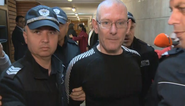 Шести опит да започне делото срещу Даниел Хъл Шести опит да започне делото срещу Даниел Хъл