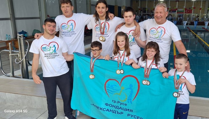 ​Златните рибки получиха подкрепата на любимеца си Владислав Карамфилов – Въргала