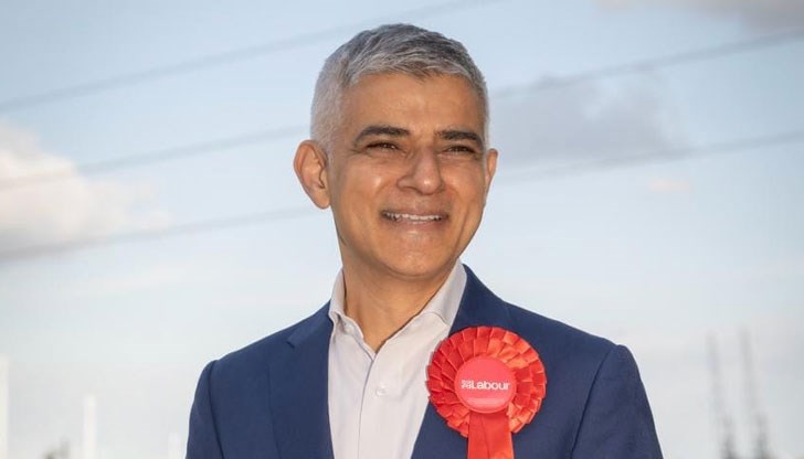 Той е син на пакистански мигранти Той е син на пакистански мигранти