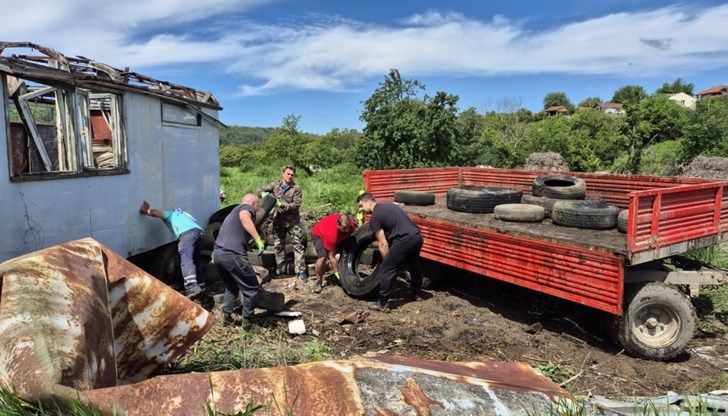 Доброволци събраха над 50 тона отпадъците край село Басарбово и Поломието