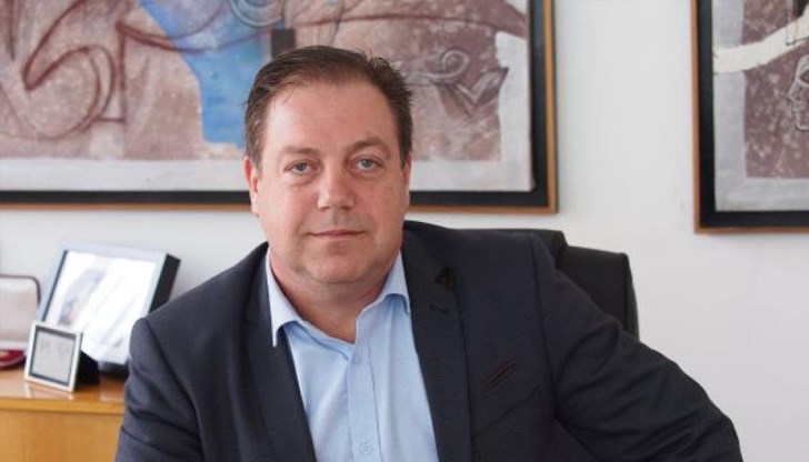 Работа на държавата чрез финансиране е да осигури специалисти за националната детска болница, смята председателят на БЛС