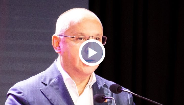 Ние изглеждаме нелепи в очите на хората, обясни политикът