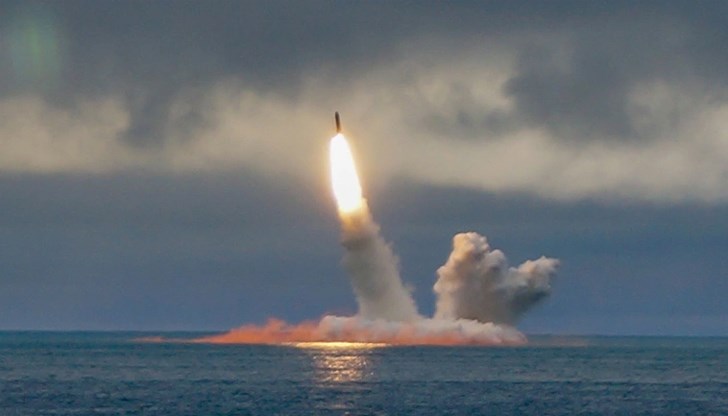Една подводница може да носи 16 ракети "Булава"