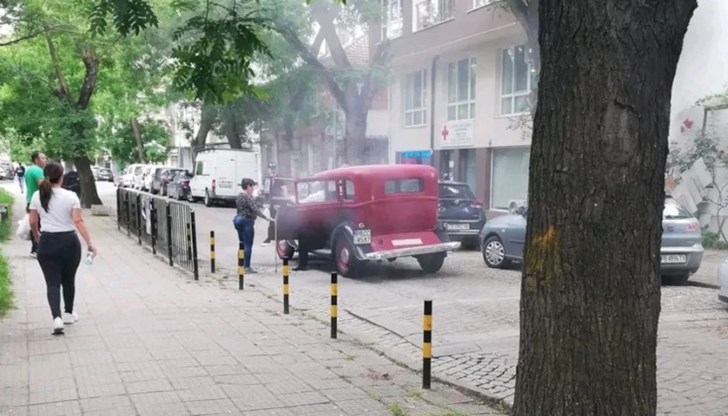 „Рокни Студебейкър“-ът на Дончо Дончев е бил напът да вземе абитуриент