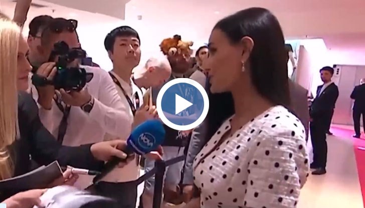 Актрисата и Денис Куайд представиха филма „Веществото” в Кан