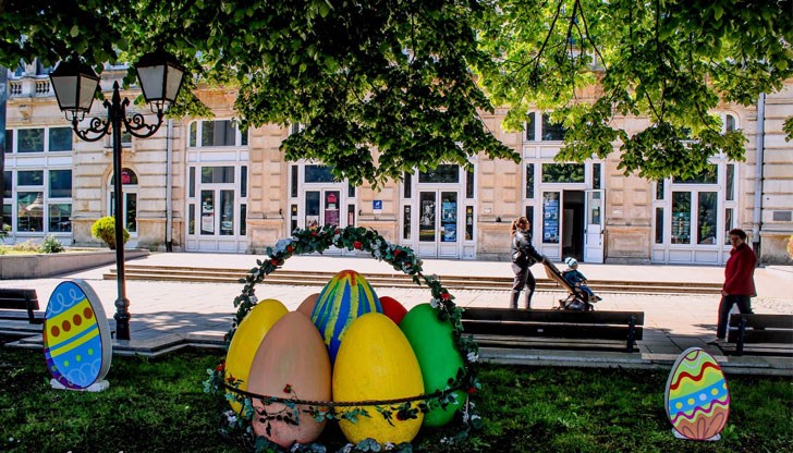 На всички именици - честито! На всички именици - честито!