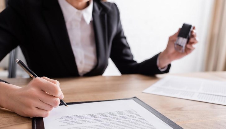 И 20 лева неплатена глоба спира изповядването на сделка за имот или кола