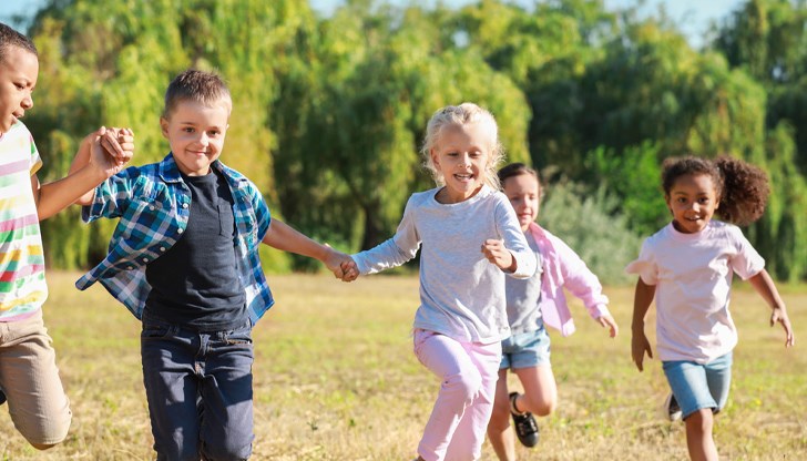 До юни базите са запълнени, включително от ученици от елитни гимназии