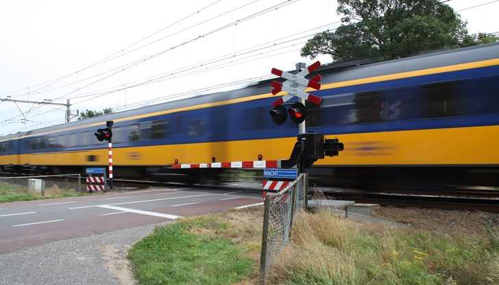 Младият мъж е бил на релсовия път