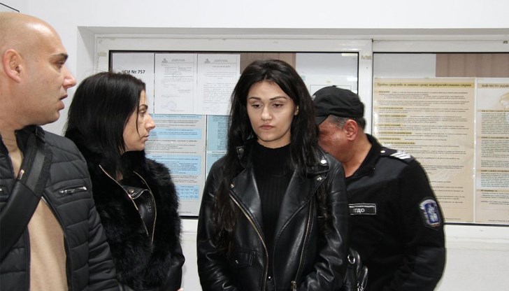 Първа за разпит ще се яви самата потърпевша Дебора Михайлова Първа за разпит ще се яви самата потърпевша Дебора Михайлова