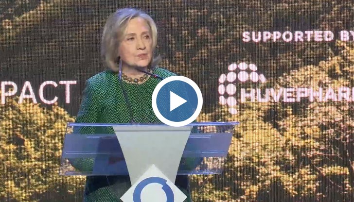 Предприятията, ръководени от жени, са получили 2 процента по-малко от инвестирания рисков капитал през миналата година, заяви Клинтън