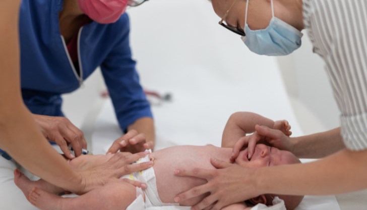 Над 90 души са приети в болница с усложнения от коклюш Над 90 души са приети в болница с усложнения от коклюш