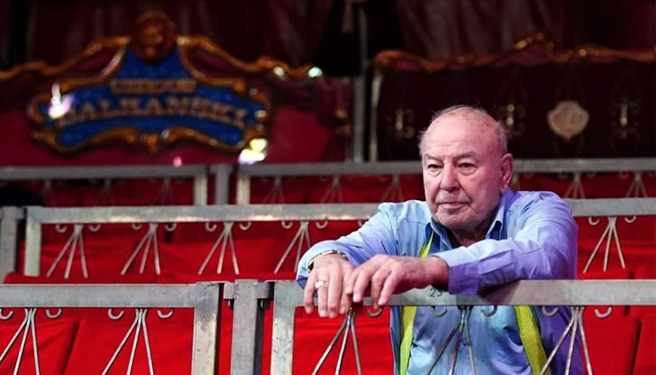 Това е голяма загуба за цирка. Абсолютна грешка!, коментира основателят на цирк "Балкански"