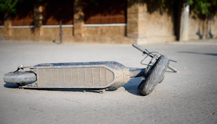 76-годишният мъж е получил охлузвания по тялото и контузно-разкъсна рана на главата