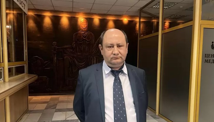 След изготвянето на възложените от наблюдаващия прокурор експертизи ще му бъде повдигнато обвинение, заяви районният прокурор на Велико Търново Тихомир Шабов