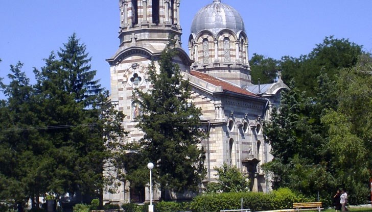 Преди това в храма "Свети Георги" в града ще има утринна служба и Великденска света литургия Преди това в храма "Свети Георги" в града ще има утринна служба и Великденска света литургия