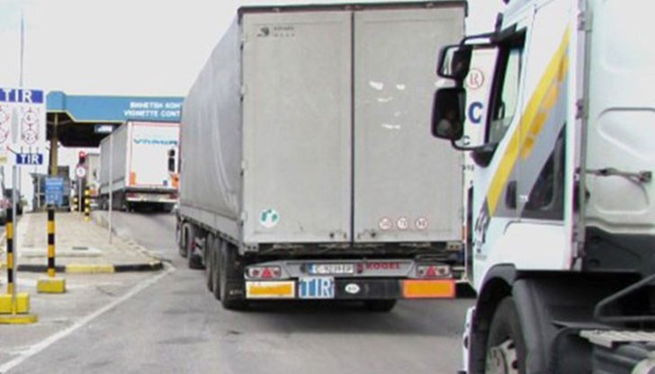 Продължава аварийният ремонт на Дунав мост Продължава аварийният ремонт на Дунав мост