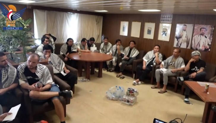 Представители на "Червения кръст" са успели да се срещнат с пленения екипаж