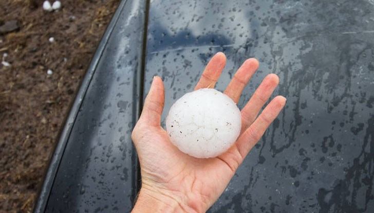 Ледените късове били донесени от торнадо Ледените късове били донесени от торнадо