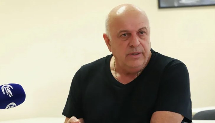 Шофьорският курс и изпит минават с една скорост от 20-30 км/ч, но не може така бавно да се кара, заяви експертът Шофьорският курс и изпит минават с една скорост от 20-30 км/ч, но не може така бавно да се кара, заяви експертът