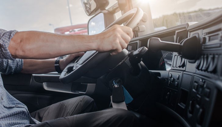 38-годишният украинец съборил тръба за пълнене с химични продукти при маневра с камиона 38-годишният украинец съборил тръба за пълнене с химични продукти при маневра с камиона