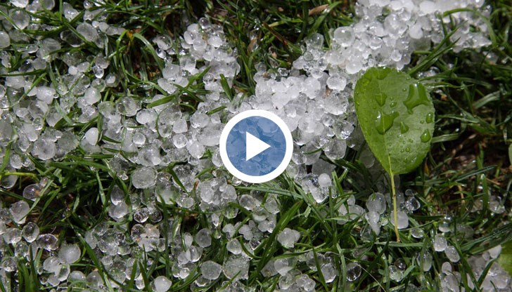 Улиците са се превърнали в реки