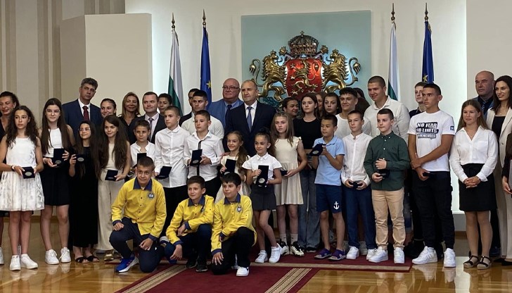 Русенските деца получиха високи отличия днес в Гербовата зала на Президентството Русенските деца получиха високи отличия днес в Гербовата зала на Президентството