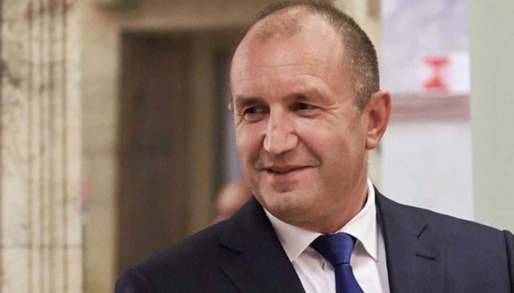 Румен Радев покани новоизбрания президент да посети България Румен Радев покани новоизбрания президент да посети България