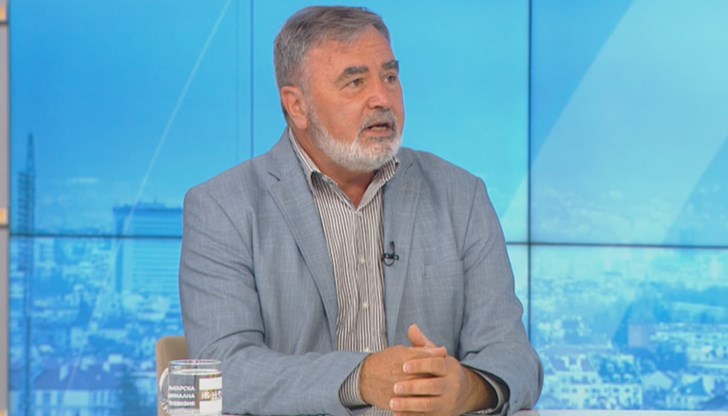 Морето Варна и Албена е чисто, замърсяването е само около скъсаната тръба, заяви той Морето Варна и Албена е чисто, замърсяването е само около скъсаната тръба, заяви той