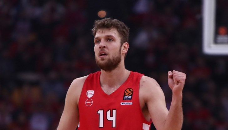 Българинът става част от "Торонто Раптърс"