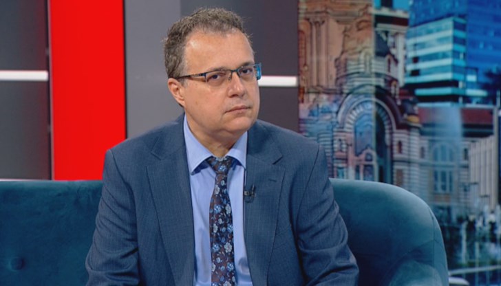 Според него през последните дни текат вътрешни преврати и чистки на всякакви нива